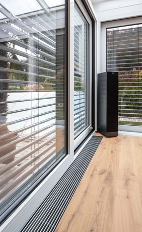 Alaska Grace Archaïsch Variotherm convector radiator met 14cm inbouwdiepte voorkomt koudeval