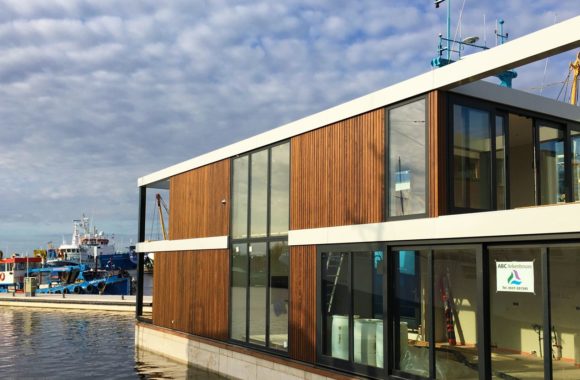 Woonboot woonark met vloerverwarming