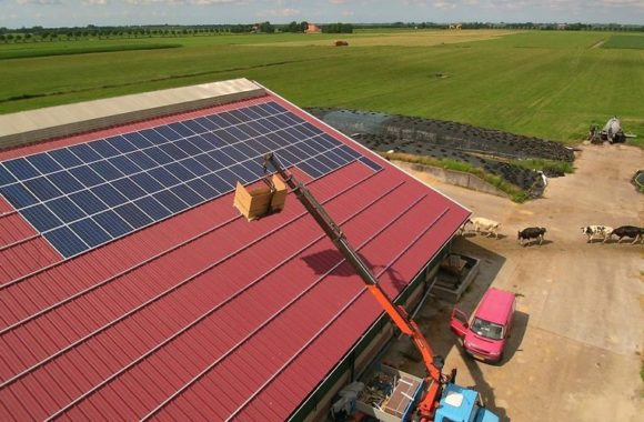 Zonnepanelen op agrarisch dak