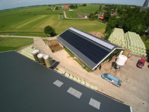 full black pv-panelen - agrarisch dak - zwarte zonnepanelen