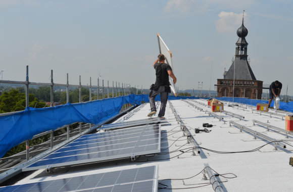 Zonnepanelen installeren op ieder type dak