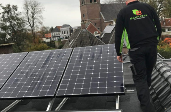 Zonnepanelen op plat dak