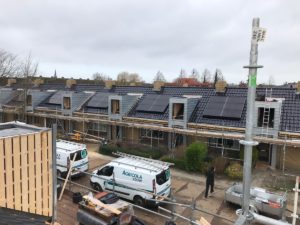 Zwarte zonnepanelen op huurwoning