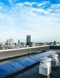 Zonnepanelen VVE op appartementencomplex mogelijk door montagesysteem jual solar