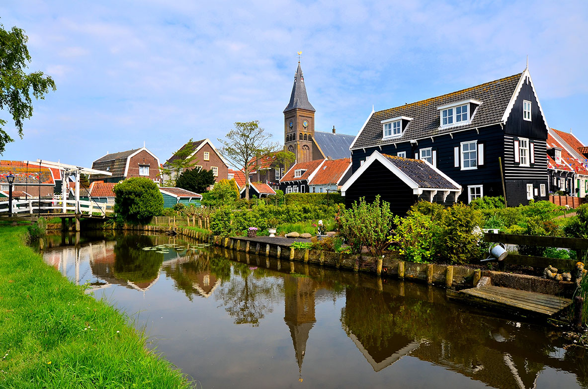 Dunne vloerverwarming op de bestaande houten vloer van een monumentaal huis