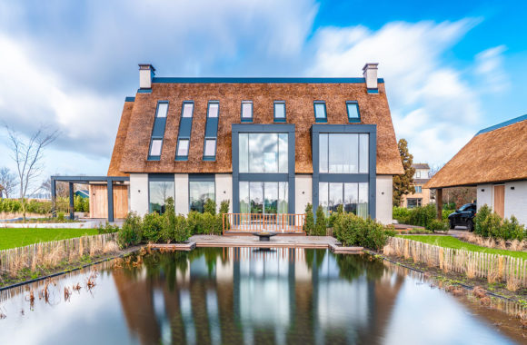 Variotherm klimaatplafond koelplafond in luxe villa landhuis