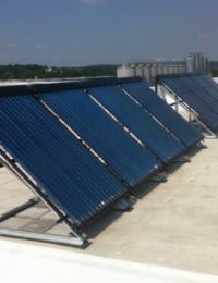 Thermic heatpipe zonnecollectoren op plat dak
