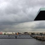 Zonnepanelen op muziekgebouw amsterdam aan het ij