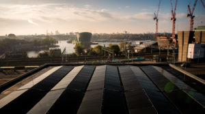 Muziekgebouw Amsterdam zonnepanelen op hoogte