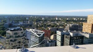 The Valley - Woontoren in Amsterdam - Zonnepanelen met bijzonder montagesysteem op nieuwe woontoren - pv installatie