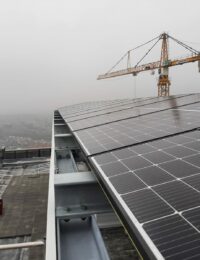 Zonnepanelen op stalen pergola woontoren | Technea