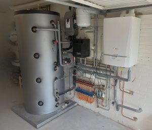 Buffervat met gasketel zonneboiler en vloerverwarming