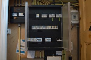 Meterkast met energiemeter voor zonnepanelen en thuisbatterij